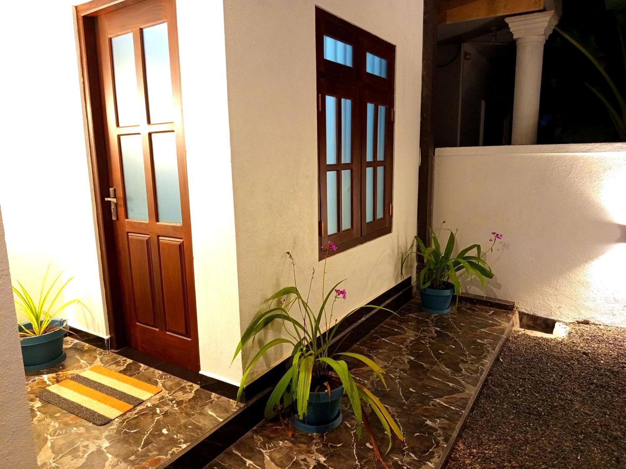 Olu Bunk Apartment Dikwella Luaran gambar